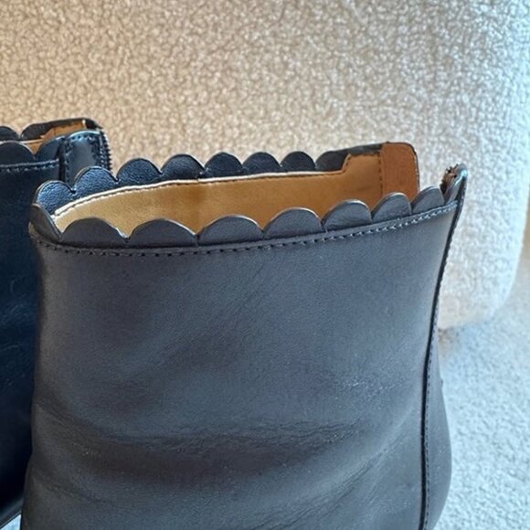 Coach Scallop Soft Shine Calf Ankle Boots in Black Leather - Size 7B - Picture 2 of 8